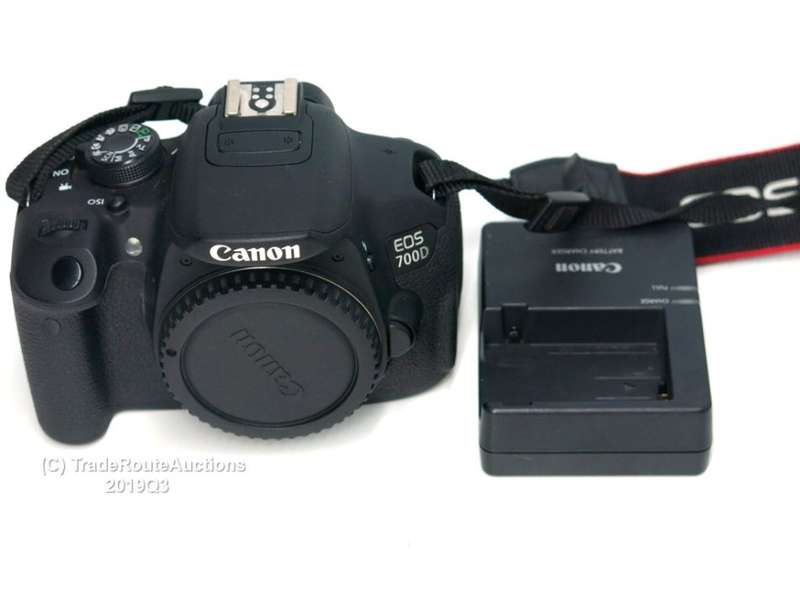 PLEASE READ - Canon EOS 700D DIGITAL SLR CAMERA BODY ONLY | 18.0 MP FULL HD