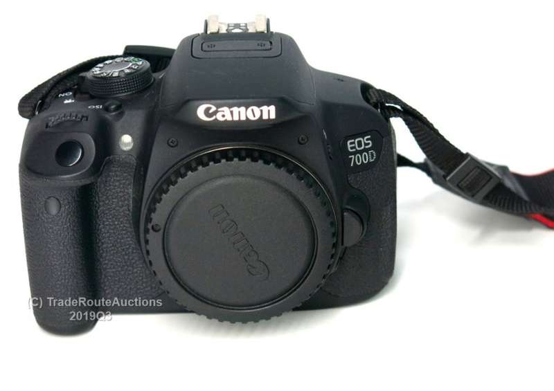 PLEASE READ - Canon EOS 700D DIGITAL SLR CAMERA BODY ONLY | 18.0 MP FULL HD