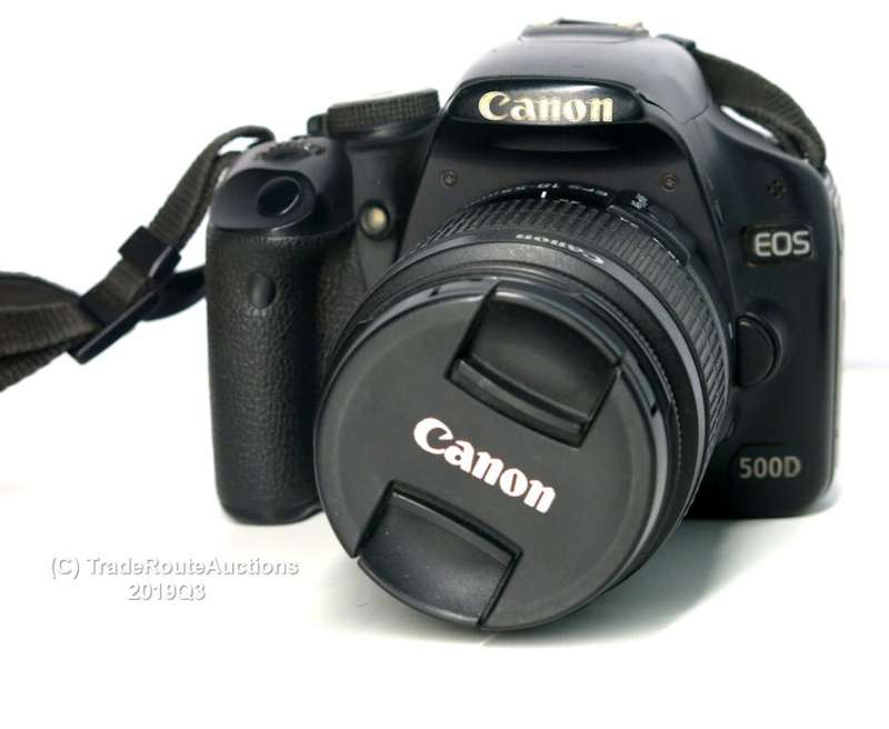 Canon EOS 500D Digital SLR camera 15.1 Megapixels FULL HD + Canon 18-55mm Lens KIT