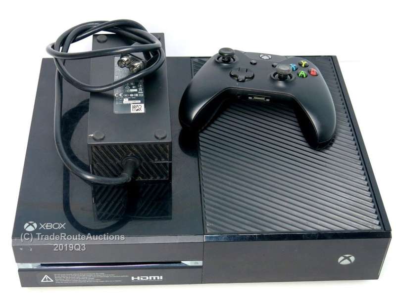 Microsoft Xbox One 500GB Model 1540 Gaming Console + 1 Controller