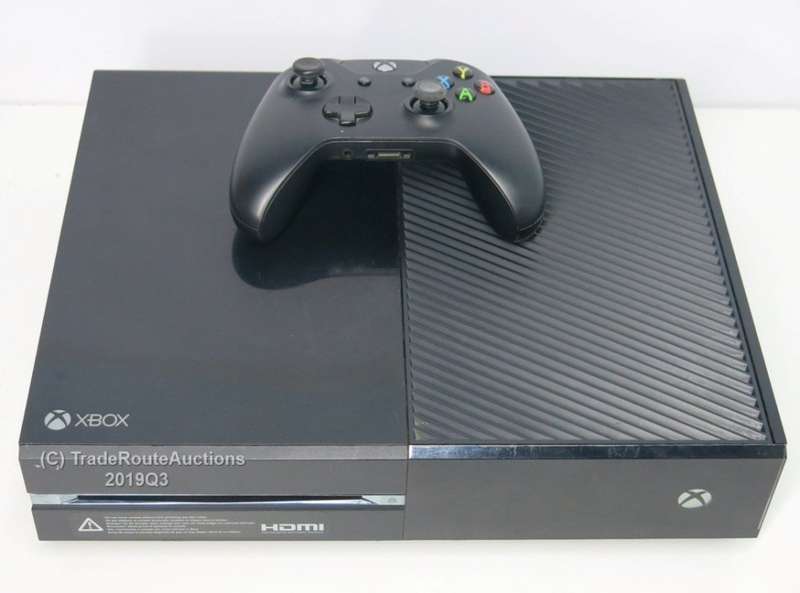 Microsoft Xbox One 500GB Model 1540 Gaming Console + 1 Controller