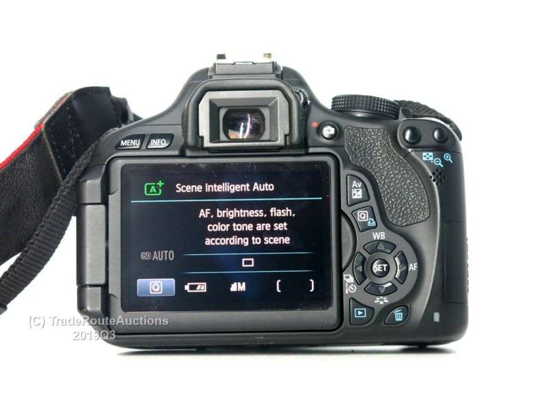 Canon EOS 600D DSLR CAMERA with Canon 18-55 IS Lens Camera Kit