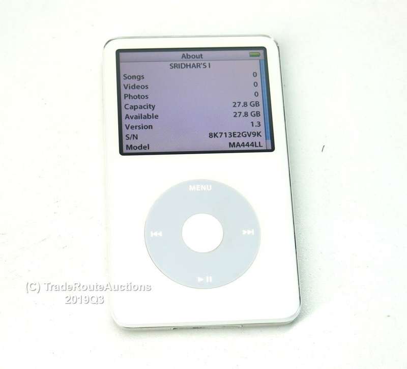 Apple iPod classic 5th Generation White (30 GB) - A1136 - 30GB