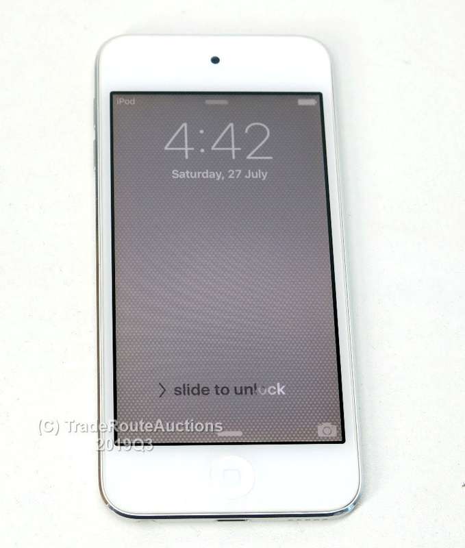 APPLE iPod Touch | MD721BT/A | 64GB SILVER | A1421 | 5TH GEN