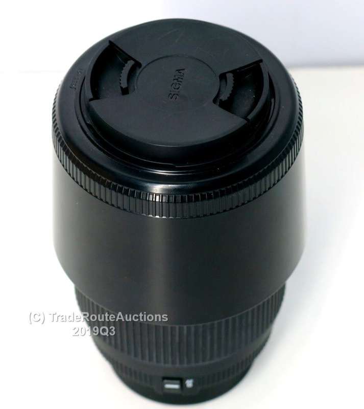 SIGMA DG 70-300mm Telephoto Zoom Lens for Nikon DSLR Cameras