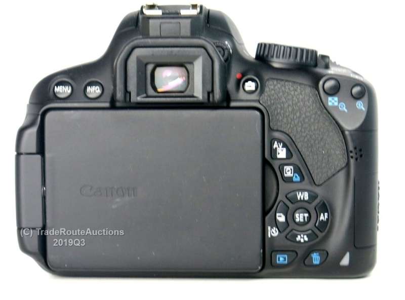 CANON 650D Digital SLR CAMERA with Canon 18-55mm Lens (18 Megapixels) DSLR Camera Kit