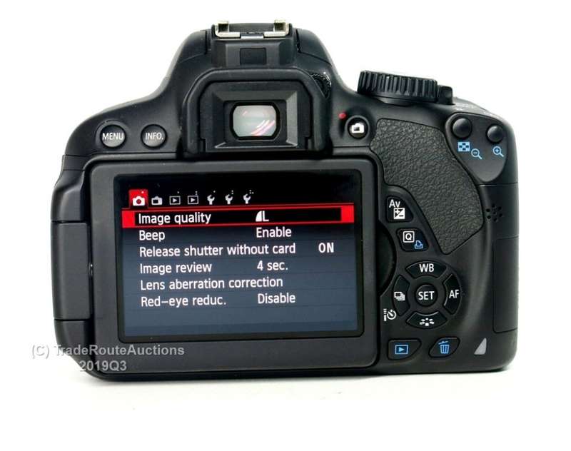 CANON 650D Digital SLR CAMERA with Canon 18-55mm Lens (18 Megapixels) DSLR Camera Kit