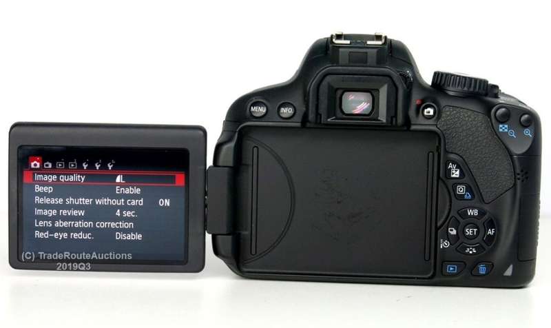 CANON 650D Digital SLR CAMERA with Canon 18-55mm Lens (18 Megapixels) DSLR Camera Kit