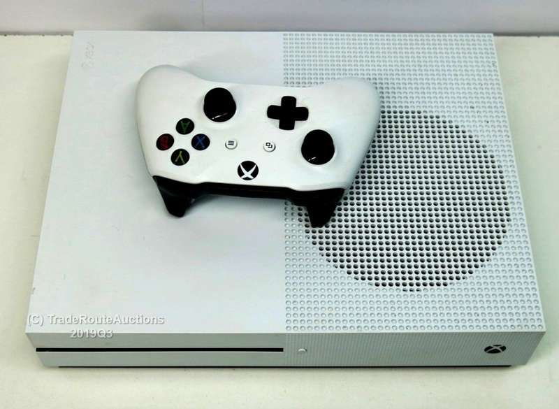 Microsoft Xbox One S 1TB Console (WHITE) Model 1681 + 1 Controller