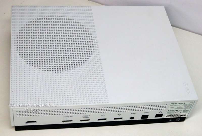 Microsoft Xbox One S 1TB Console (WHITE) Model 1681 + 1 Controller