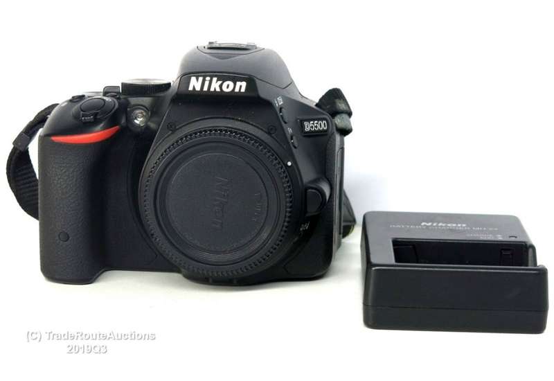 NIKON D5500 DSLR CAMERA BODY - 24.2 Megapixels