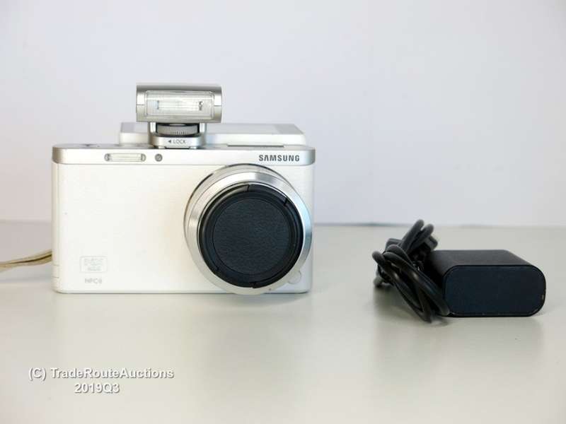 Samsung NX Mini Mirrorless ULTRASLIM 20.5MP Camera with 9-27mm Lens