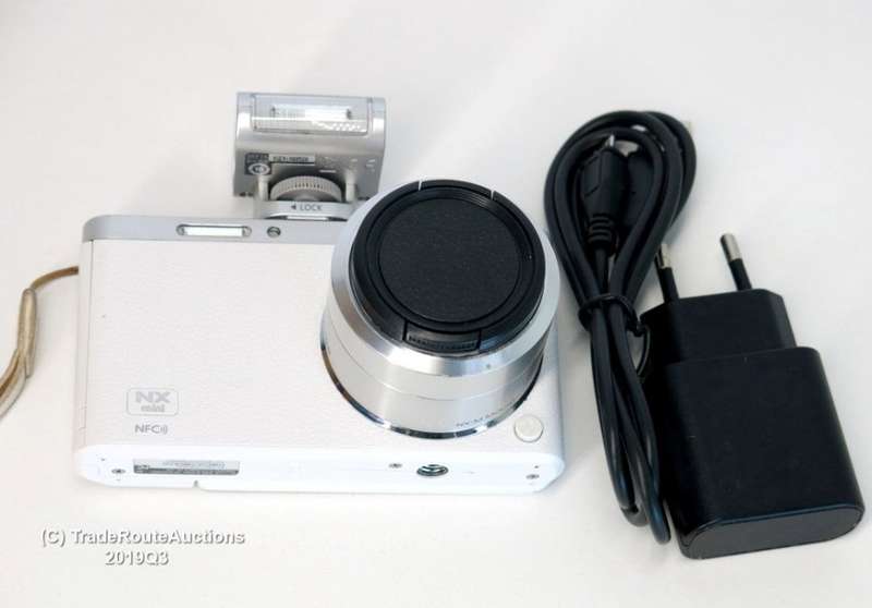Samsung NX Mini Mirrorless ULTRASLIM 20.5MP Camera with 9-27mm Lens