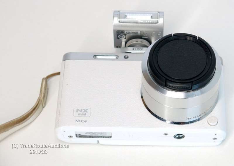 Samsung NX Mini Mirrorless ULTRASLIM 20.5MP Camera with 9-27mm Lens
