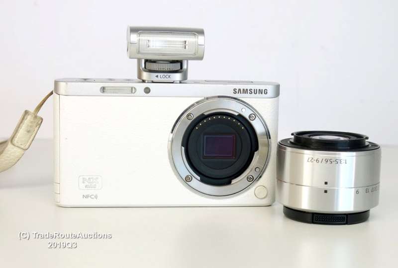 Samsung NX Mini Mirrorless ULTRASLIM 20.5MP Camera with 9-27mm Lens