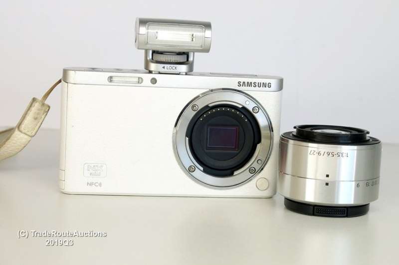 Samsung NX Mini Mirrorless ULTRASLIM 20.5MP Camera with 9-27mm Lens