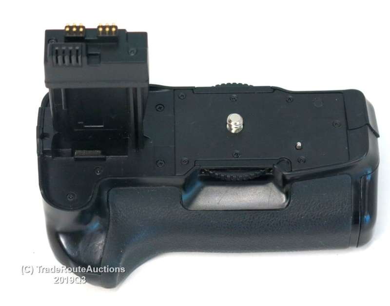 OMMLITE CP-E8 Camera Battery Grip for Canon 550D/600D/650D/700D