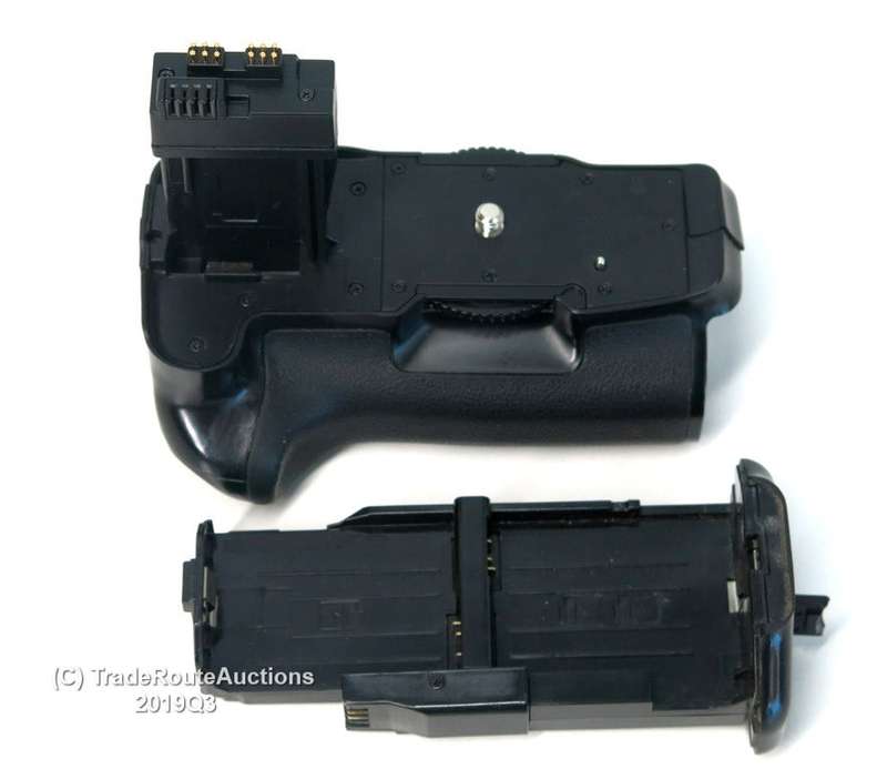 OMMLITE CP-E8 Camera Battery Grip for Canon 550D/600D/650D/700D