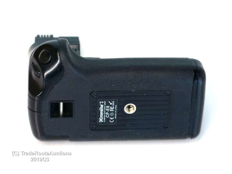 OMMLITE CP-E8 Camera Battery Grip for Canon 550D/600D/650D/700D