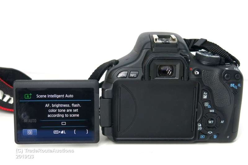 Canon EOS 600D DSLR CAMERA with Canon 18-55 Lens Professional Camera Kit