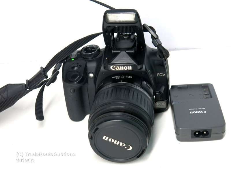 Canon EOS 400D DigitalSLR camera 10.1 Megapixels + Canon EFS 18-55mm Lens