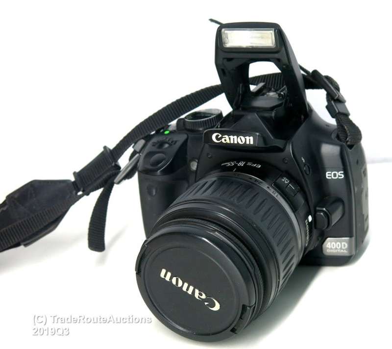 Canon EOS 400D DigitalSLR camera 10.1 Megapixels + Canon EFS 18-55mm Lens