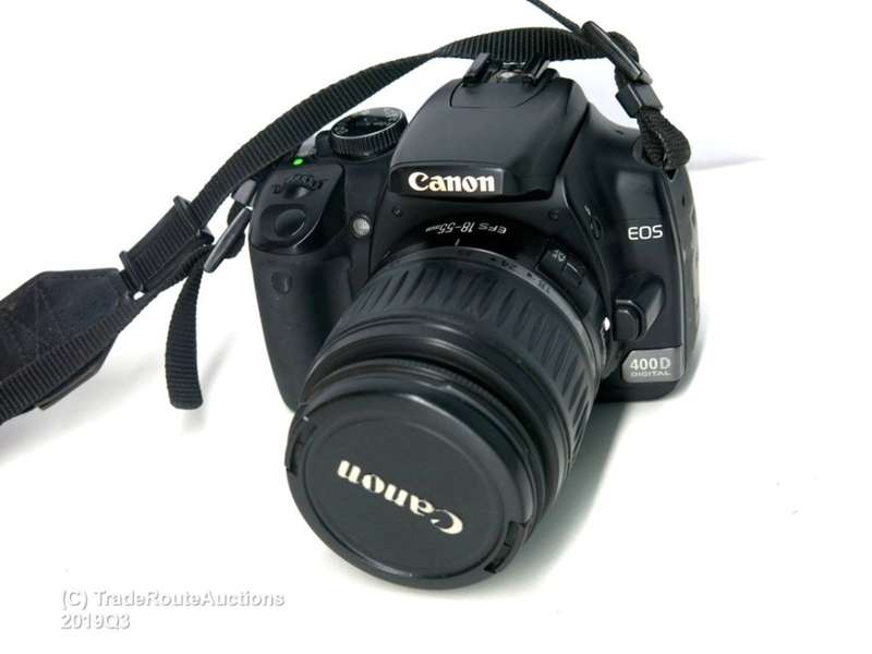 Canon EOS 400D DigitalSLR camera 10.1 Megapixels + Canon EFS 18-55mm Lens