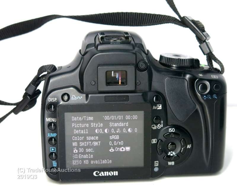 Canon EOS 400D DigitalSLR camera 10.1 Megapixels + Canon EFS 18-55mm Lens