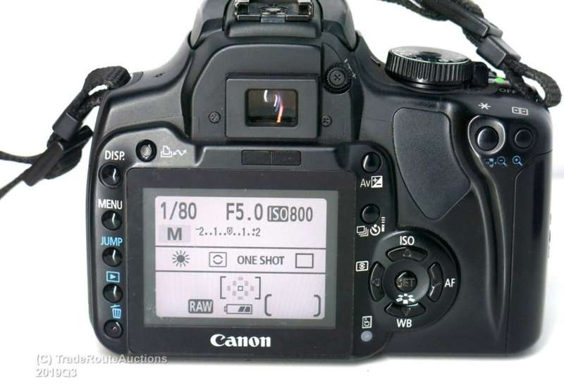 Canon EOS 400D DigitalSLR camera 10.1 Megapixels + Canon EFS 18-55mm Lens