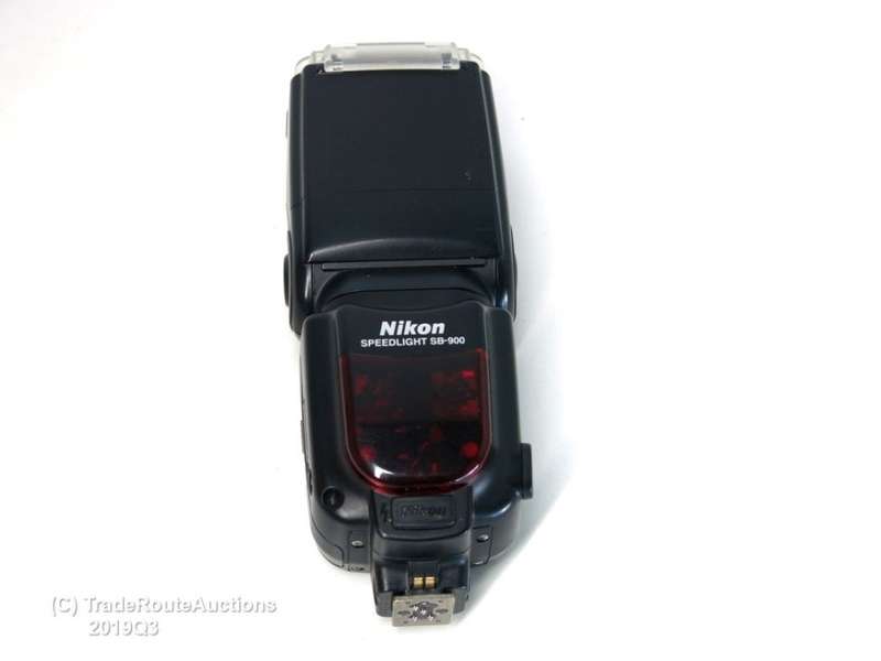 Nikon SB-900 Speedlight Flash for Nikon DSLR Cameras