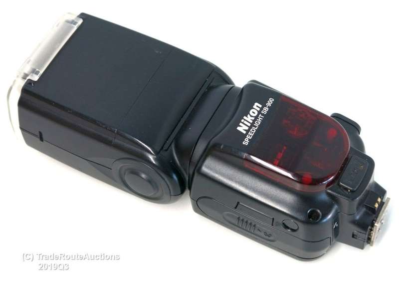 Nikon SB-900 Speedlight Flash for Nikon DSLR Cameras