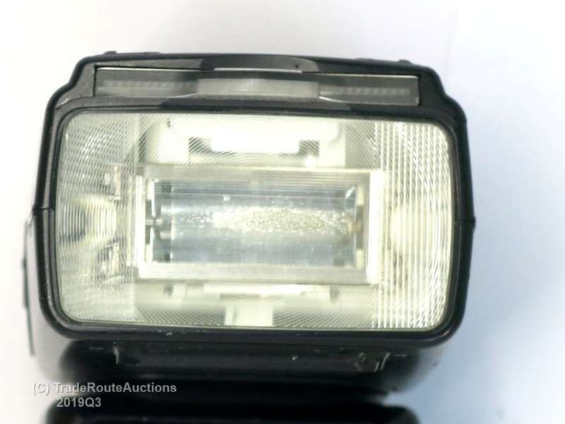 Nikon SB-900 Speedlight Flash for Nikon DSLR Cameras