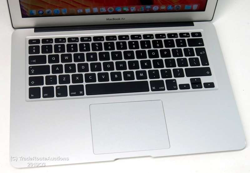 MacBook Air 13.3-inch | Core i5 1.8GHz | 8GB RAM | 128GB SSD MACBOOK AIR 13 INCH 2017 MODEL