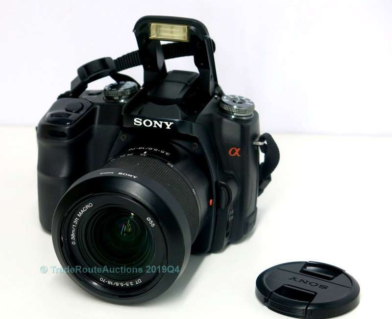 SONY ALPHA A100 DSLR PROFESSIONAL DIGITAL CAMERA + 18-70mm SONY LENS KIT