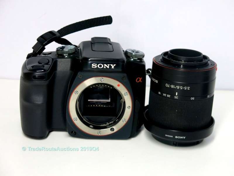 SONY ALPHA A100 DSLR PROFESSIONAL DIGITAL CAMERA + 18-70mm SONY LENS KIT