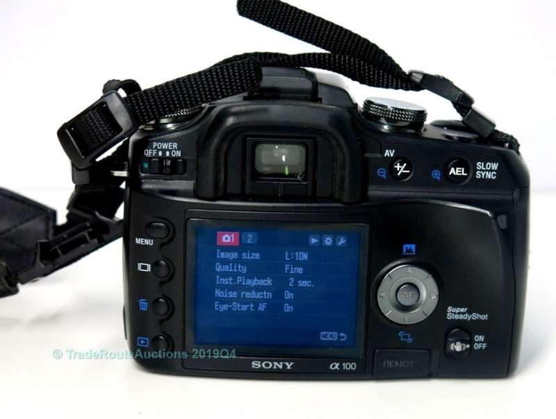 SONY ALPHA A100 DSLR PROFESSIONAL DIGITAL CAMERA + 18-70mm SONY LENS KIT