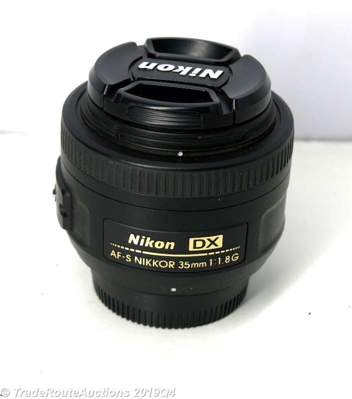 Nikon AF NIKKOR DX 35mm f/1.8G LENS for Nikon DSLR Cameras