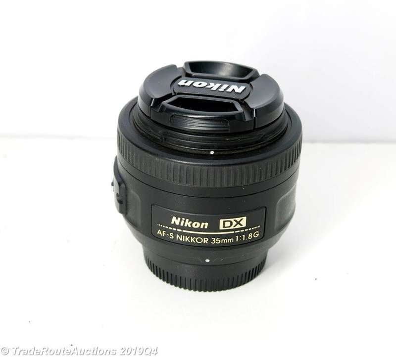 Nikon AF NIKKOR DX 35mm f/1.8G LENS for Nikon DSLR Cameras