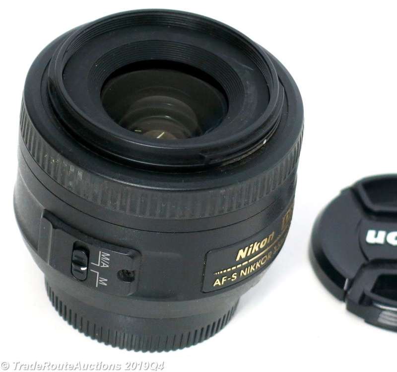 Nikon AF NIKKOR DX 35mm f/1.8G LENS for Nikon DSLR Cameras