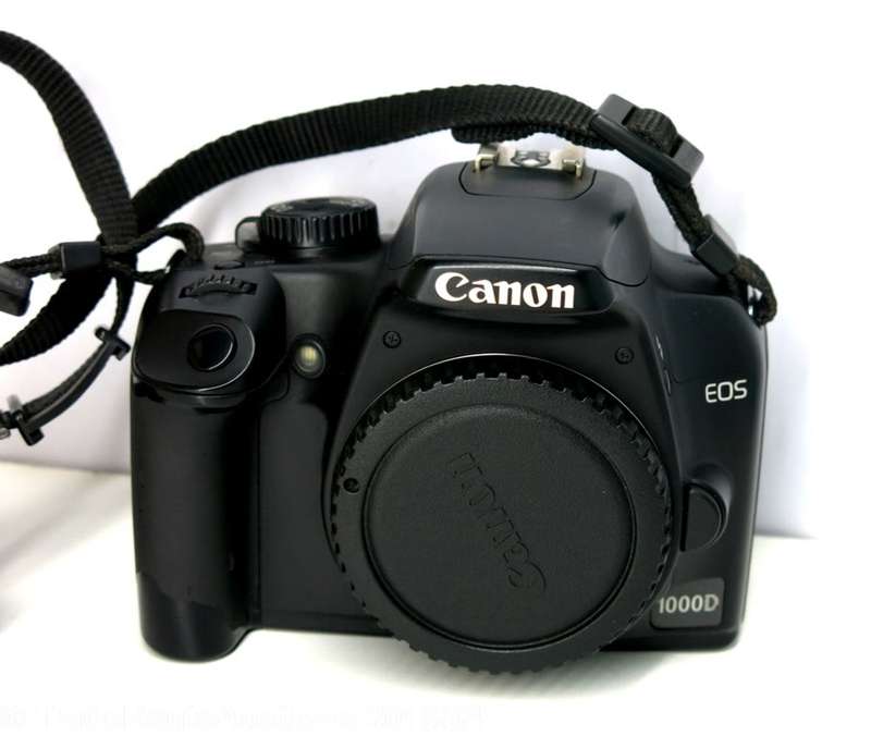 Canon EOS 1000D Digital SLR camera BODY ONLY