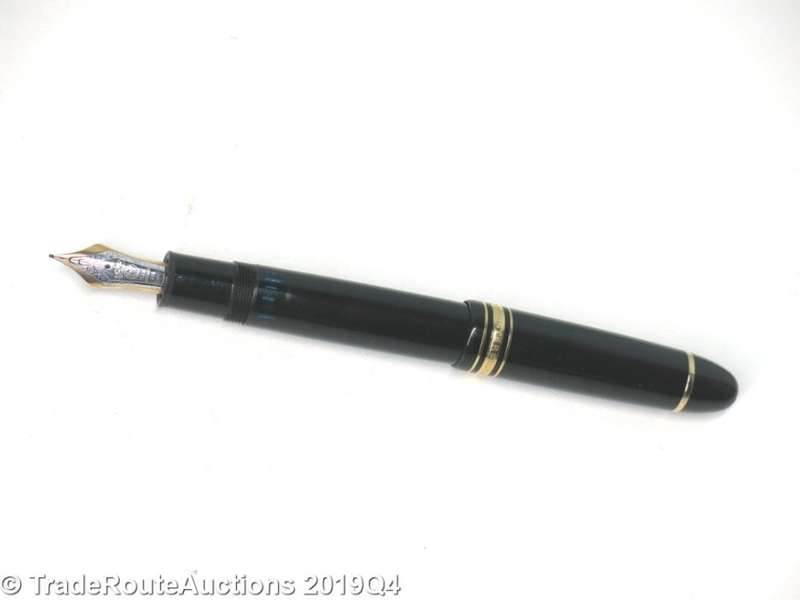 Mont Blanc Meisterstuck Classique Fountain Pen - 4810 585 14K gold nib Medium size
