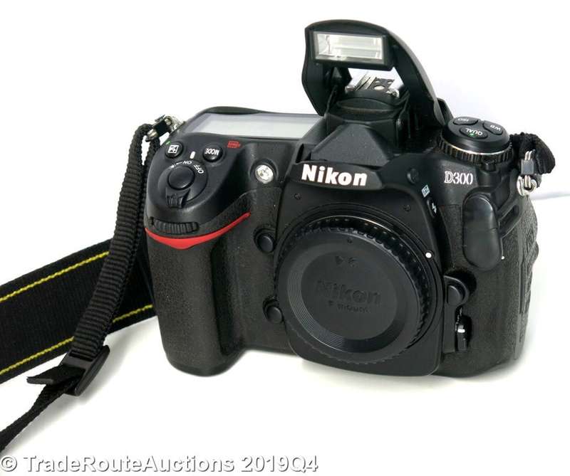 Nikon D300 PROFESSIONAL Digital SLR Camera Body