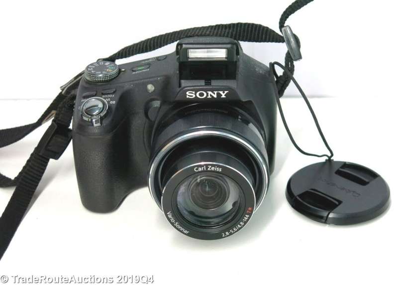 Sony Cyber-Shot DSC-HX100V 16.2 MP Exmor R CMOS Digital Still Camera Carl Zeiss Vario-Tessar Lens