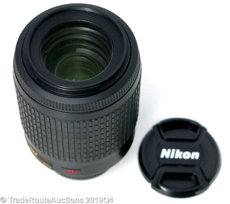 Nikon AF-S NIKKOR 55-200mm VR [ VIBRATION REDUCTION ] LENS