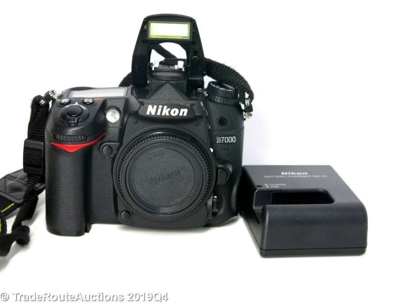 NIKON D7000 DSLR CAMERA Body (ONLY) 16.2 Megapixels