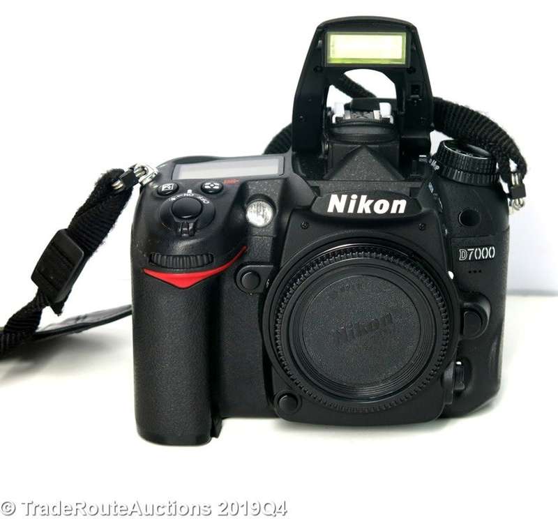 NIKON D7000 DSLR CAMERA Body (ONLY) 16.2 Megapixels