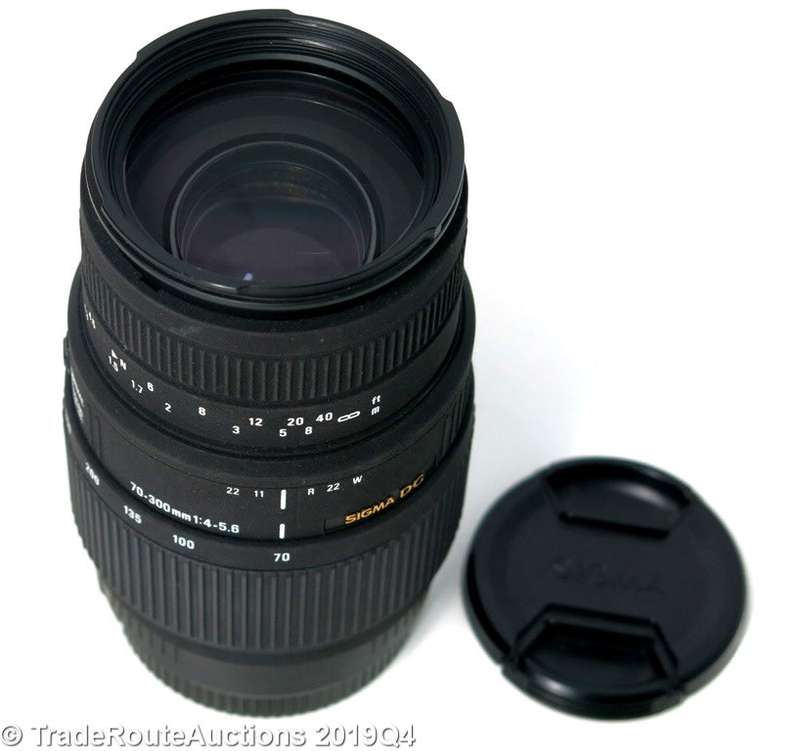 SIGMA DG 70-300mm Telephoto Zoom Lens for Canon DSLR Cameras