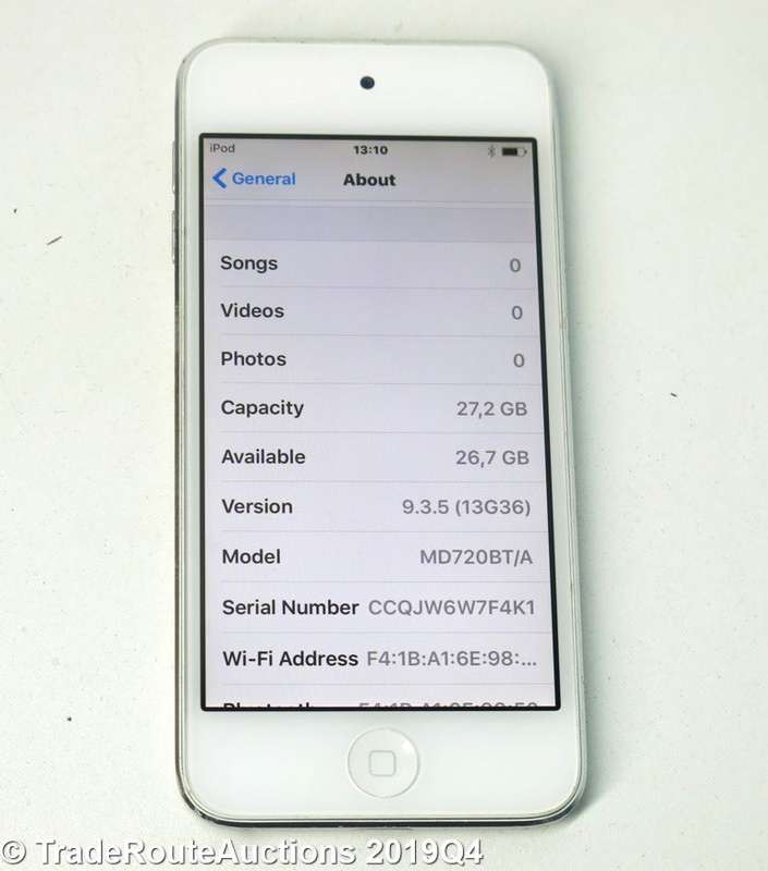 Apple iPod Touch | WHITE/SILVER | 32GB | 5th Generation | A1421 | MD720BT/A | RETINA DISPLAY