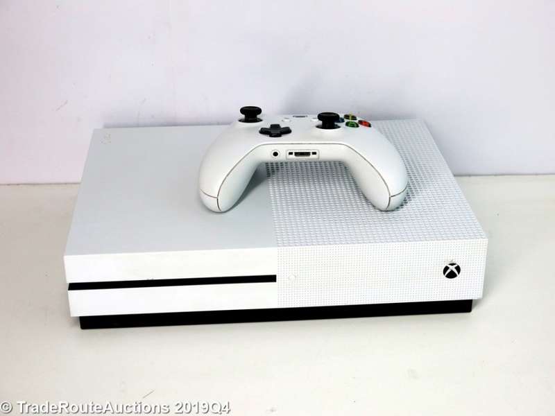 Microsoft Xbox One S 1TB Console (WHITE) Model 1681 + 1 Controller