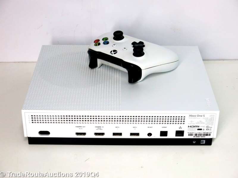 Microsoft Xbox One S 1TB Console (WHITE) Model 1681 + 1 Controller
